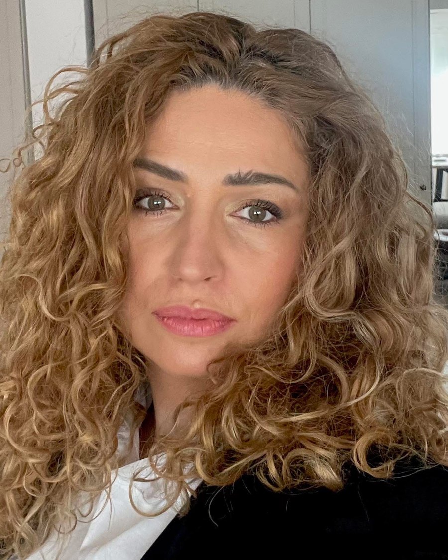 Dr. Anne Pleșuvescu
